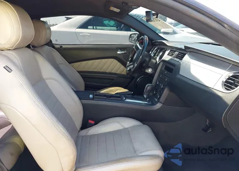 2014 Ford Mustang Gt Premium z USA, uszkodzony, nr VIN 1ZVBP8CF5E5221572